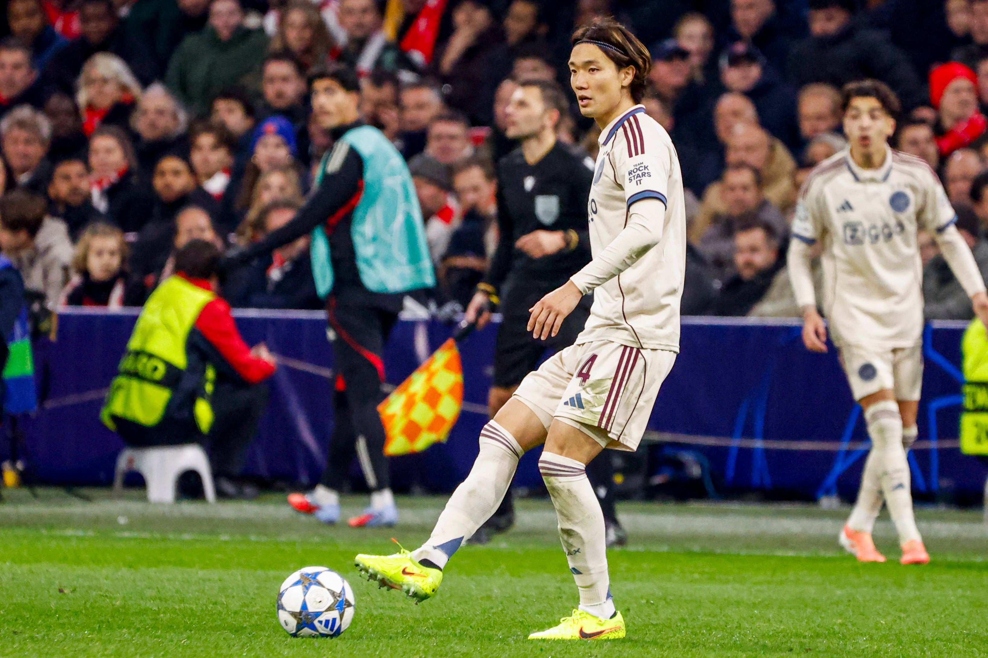 国际足联官方中文网站-踢球者：门兴考虑让板仓滉回归，但可能需要一笔不菲的转会费